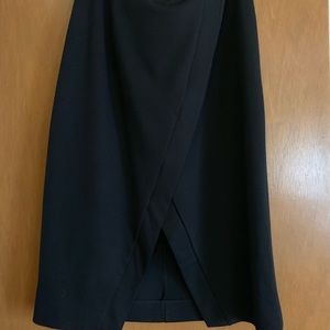 NWOT black fitted skirt